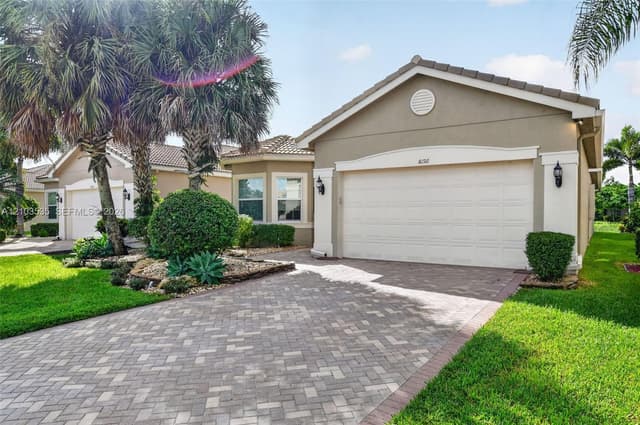 8192 N Pikes Peak Ave, Boynton Beach FL 33473 - Boynton Beach, FL - Photo 2