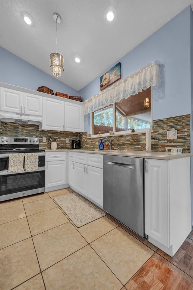 8026 Marshwood Lane, Lake Worth FL 33467 - Lake Worth, FL - Photo 7
