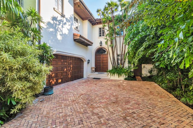 446 Brazilian Avenue, Palm Beach FL 33480 - Palm Beach, FL - Photo 2