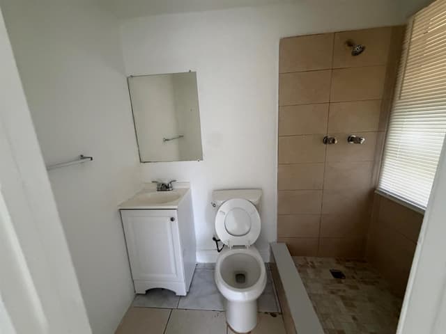 1729 NW 16th Avenue, Fort Lauderdale FL 33311 - Fort Lauderdale, FL - Photo 5