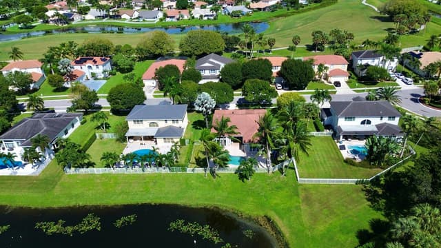 5574 Bermuda Dunes Circle, Lake Worth FL 33463 - Lake Worth, FL - Photo 6