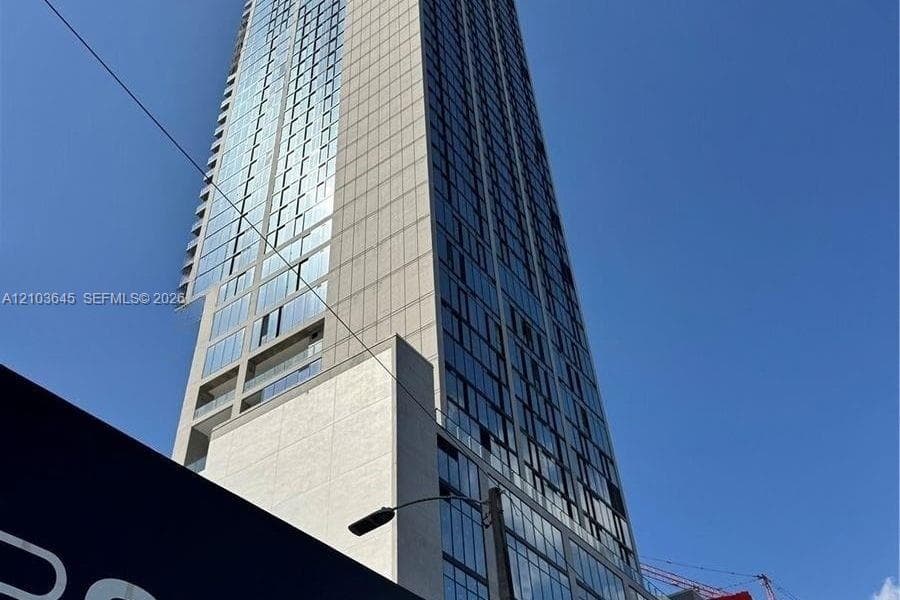 20 NE 11th # 3903A, Miami FL 33132