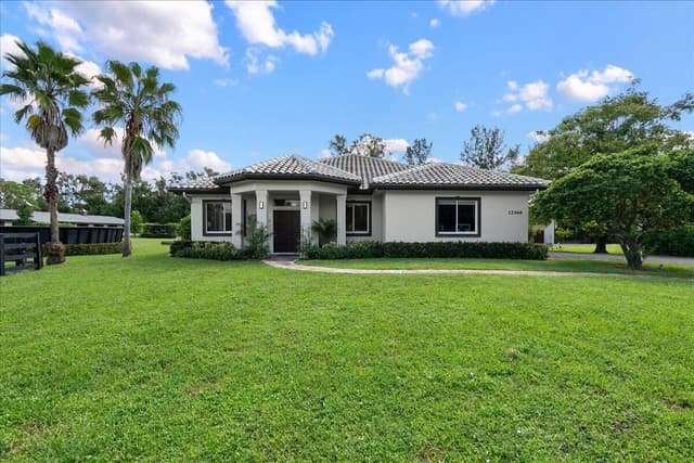 12466 Indian Mound Road, Wellington FL 33449 - Wellington, FL - Photo 2