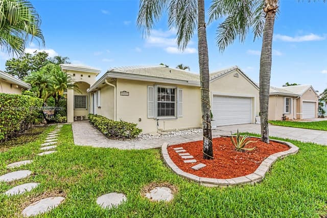 15251 Wilshire Way, Pembroke Pines FL 33027 - Pembroke Pines, FL - Photo 7