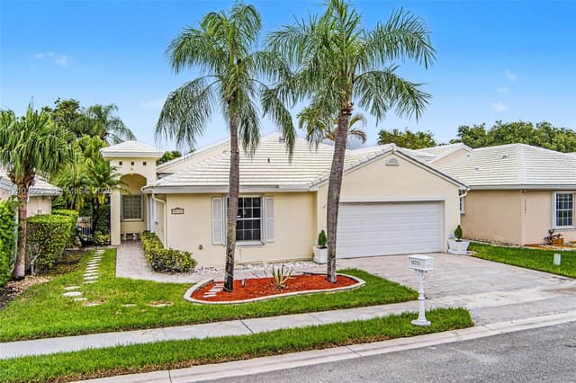 15251 Wilshire Way, Pembroke Pines FL 33027 - Pembroke Pines, FL - Photo 3