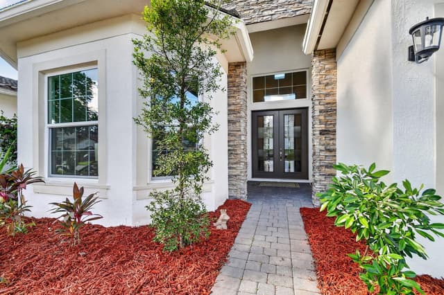 9228 Greenspire Lane, Lake Worth FL 33467 - Lake Worth, FL - Photo 4