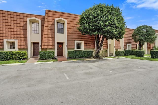 178 NW 115th Terrace, Plantation FL 33325 - Plantation, FL - Photo 2