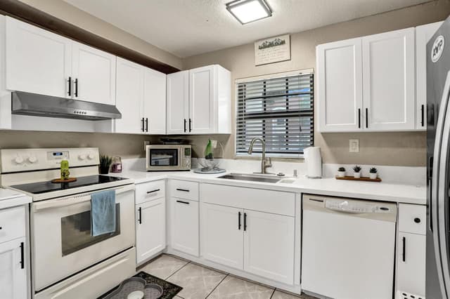 178 NW 115th Terrace, Plantation FL 33325 - Plantation, FL - Photo 4