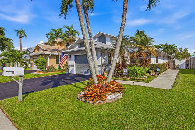 501 Lakeside Circle, Sunrise FL 33326 - Sunrise, FL - Photo 3