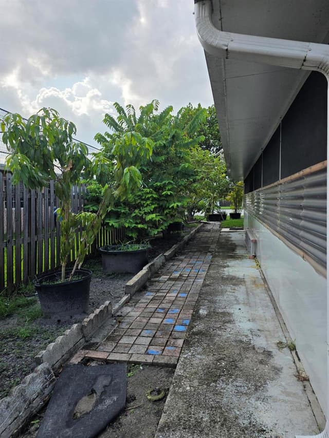 2000 NW 70TH Lane, Margate FL 33063 - Margate, FL - Photo 7