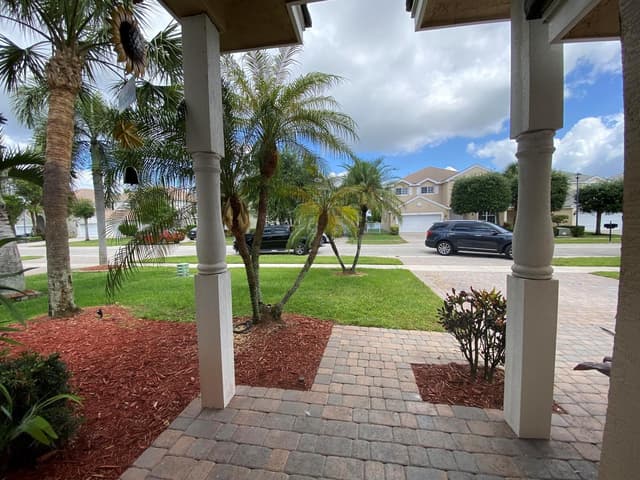 325 Berenger Walk, Royal Palm Beach FL 33414 - Royal Palm Beach, FL - Photo 6