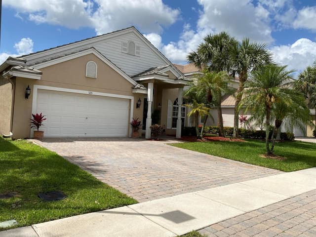 325 Berenger Walk, Royal Palm Beach FL 33414 - Royal Palm Beach, FL - Photo 3