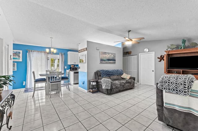 16180 Murcott Boulevard, Loxahatchee FL 33470 - Loxahatchee, FL - Photo 5