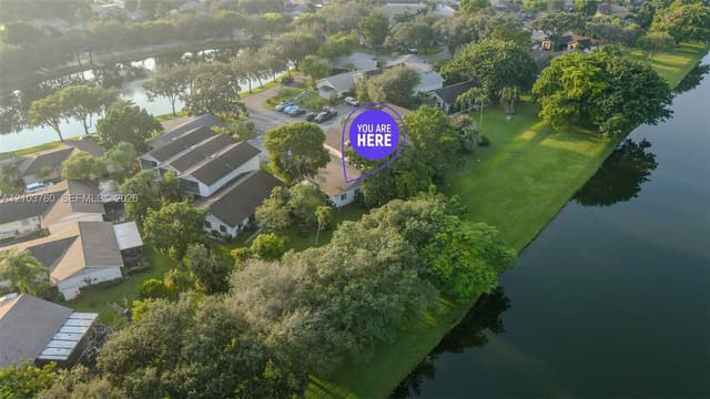 2131 Nova Village Dr, Davie FL 33317 - Davie, FL - Photo 2