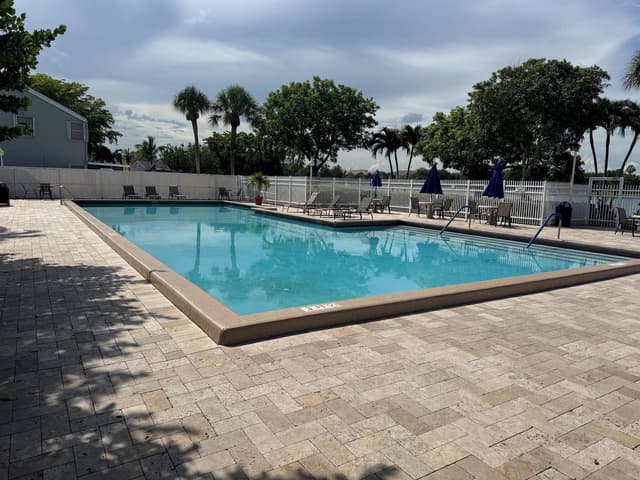 1111 SW 111th Way, Davie FL 33324 - Davie, FL - Photo 7