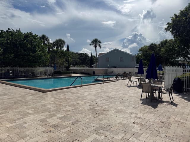 1111 SW 111th Way, Davie FL 33324 - Davie, FL - Photo 5