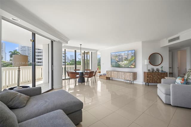 1000 W Island Blvd # 504, Aventura FL 33160 - Aventura, FL - Photo 6