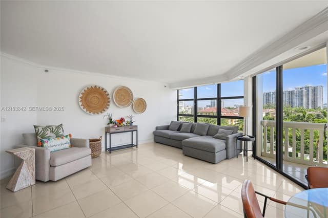 1000 W Island Blvd # 504, Aventura FL 33160 - Aventura, FL - Photo 4