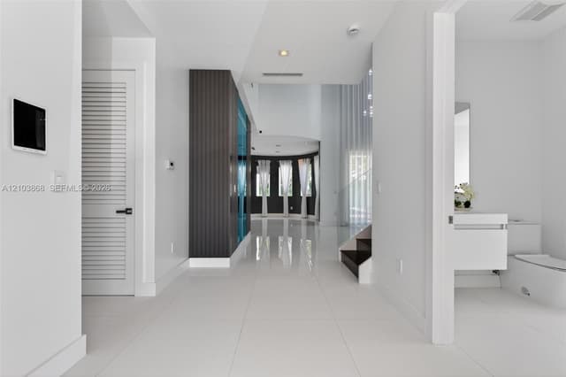 10431 NW 68th Ter, Doral FL 33178 - Doral, FL - Photo 3