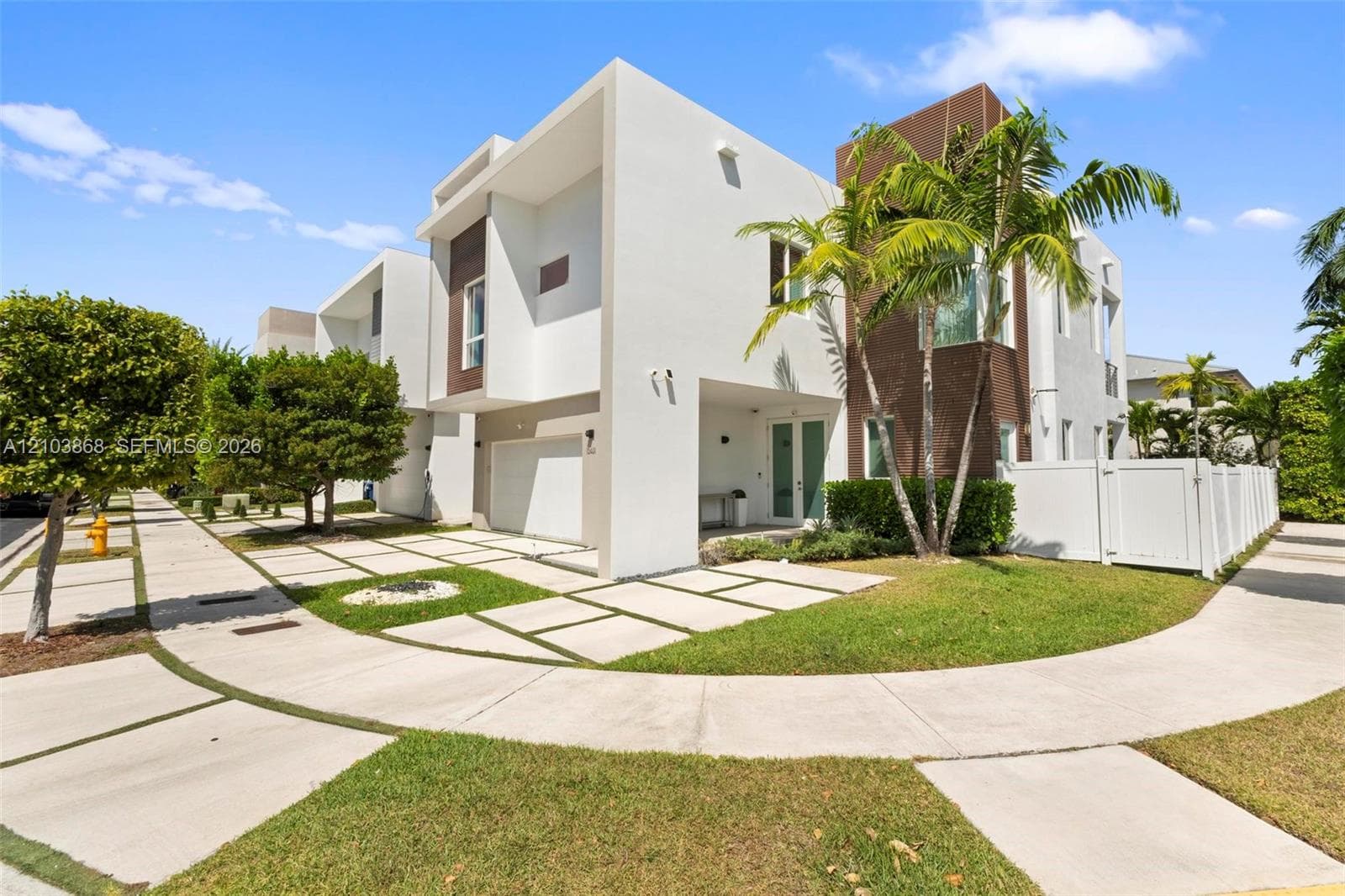 10431 NW 68th Ter, Doral FL 33178 - Doral, FL - Photo 1