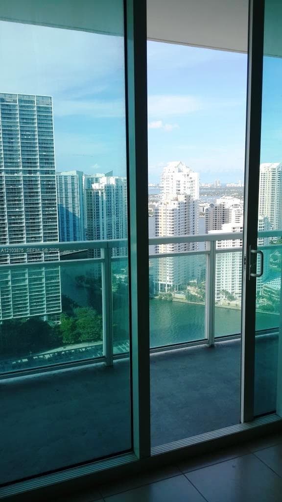 950 Brickell Bay Dr # 4008, Miami FL 33131 - Miami, FL - Photo 2