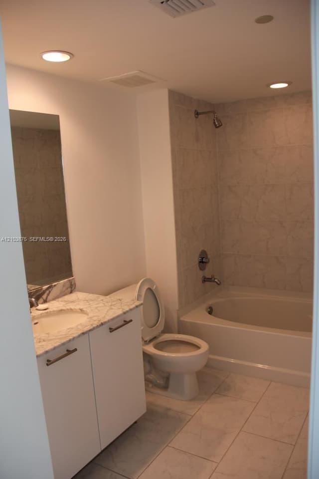 950 Brickell Bay Dr # 4008, Miami FL 33131 - Miami, FL - Photo 4