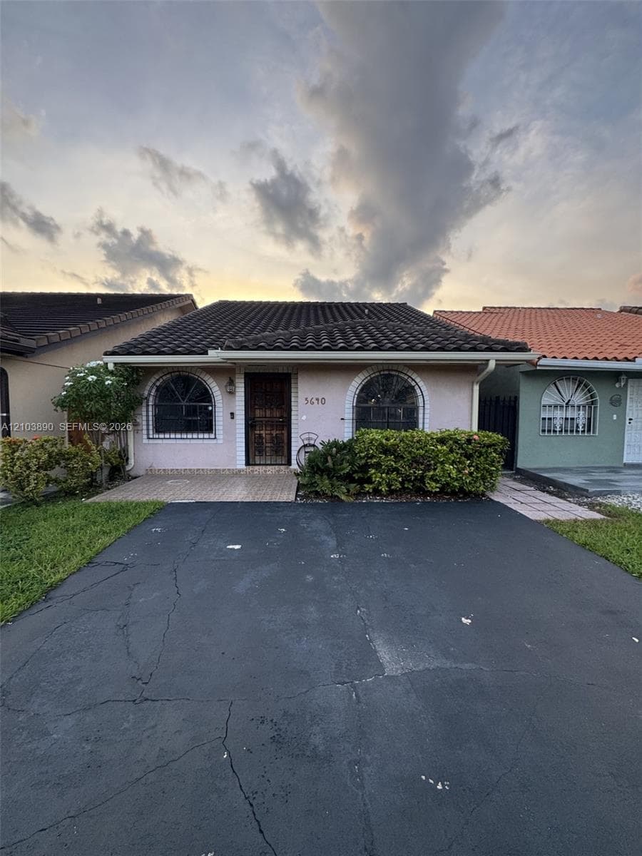 5640 W 20th Ct, Hialeah FL 33016