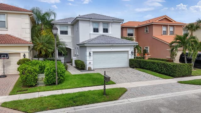 207 ISLE VERDE Way, Palm Beach Gardens FL 33418 - Palm Beach Gardens, FL - Photo 2