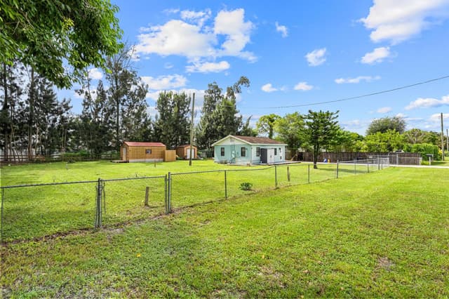 6368 Bishoff Road, West Palm Beach FL 33413 - West Palm Beach, FL - Photo 5