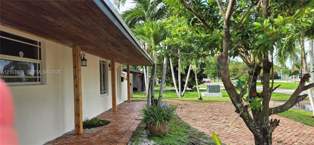 2512 Island Dr, Miramar FL 33023 - Miramar, FL - Photo 2