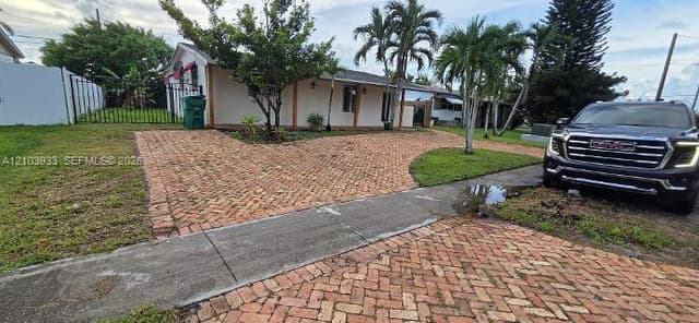 2512 Island Dr, Miramar FL 33023 - Miramar, FL - Photo 4