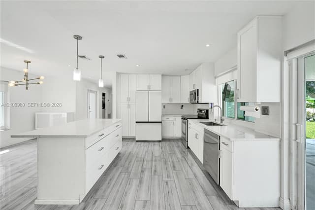 5505 SW 9th St, Margate FL 33068 - Margate, FL - Photo 7