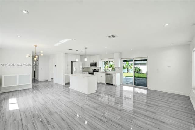 5505 SW 9th St, Margate FL 33068 - Margate, FL - Photo 5