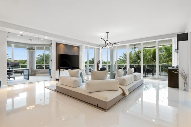 2700 Donald Ross Road # 303, Palm Beach Gardens FL 33410 - Palm Beach Gardens, FL - Photo 2