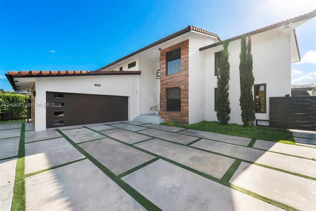 1942 NE 119th Rd, North Miami FL 33181 - North Miami, FL - Photo 4