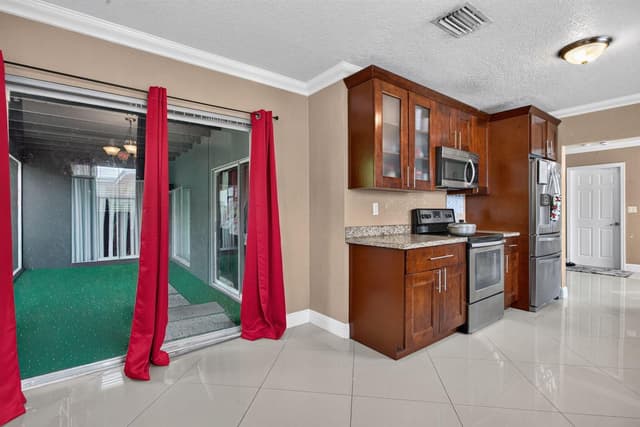 6351 SW 10TH Court, North Lauderdale FL 33068 - North Lauderdale, FL - Photo 6