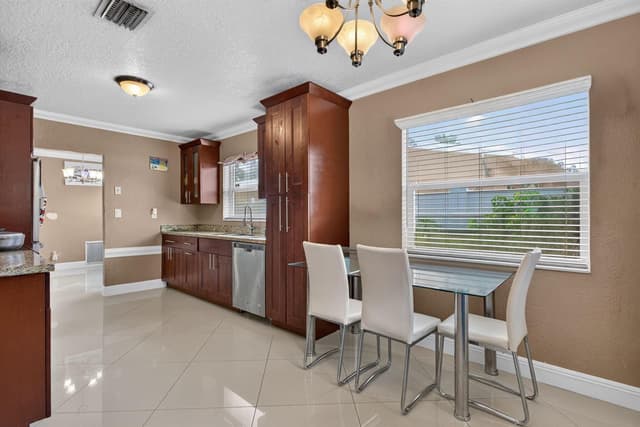 6351 SW 10TH Court, North Lauderdale FL 33068 - North Lauderdale, FL - Photo 5