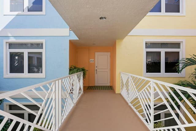 309 E OCEAN Avenue # 202, Lantana FL 33462 - Lantana, FL - Photo 2