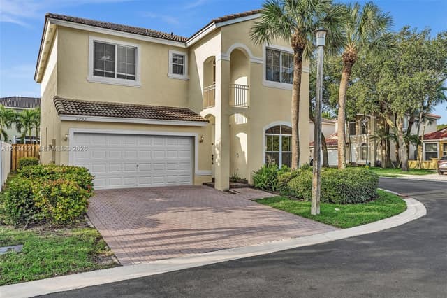 7792 NW 18th St, Pembroke Pines FL 33024 - Pembroke Pines, FL - Photo 2