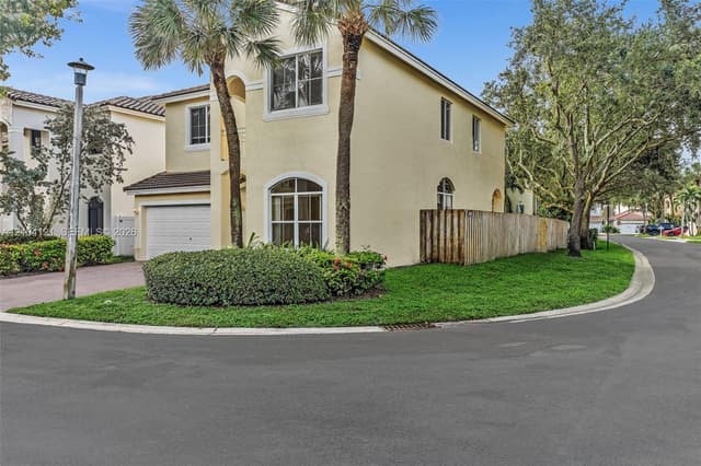 7792 NW 18th St, Pembroke Pines FL 33024 - Pembroke Pines, FL - Photo 3