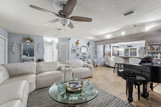 949 Laurel Road, North Palm Beach FL 33408 - North Palm Beach, FL - Photo 4