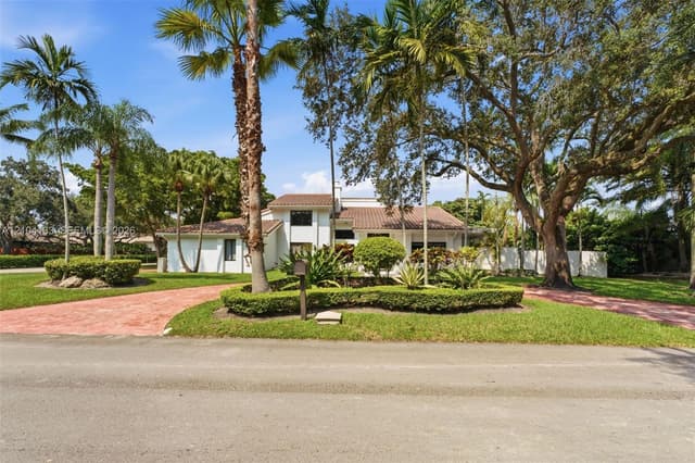 9361 SW 103rd St, Miami FL 33176 - Miami, FL - Photo 5