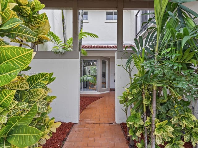 4521 NW 102nd Ct, Doral FL 33178 - Doral, FL - Photo 7