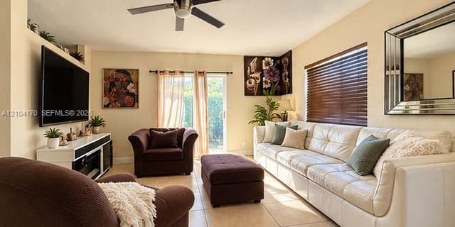 2114 E Ridge Cir E, Boynton Beach FL 33435 - Boynton Beach, FL - Photo 2