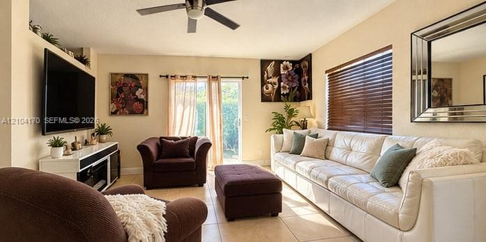 2114 E Ridge Cir E, Boynton Beach FL 33435 - Boynton Beach, FL - Photo 1