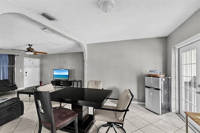 2440 Largo Dr, Miramar FL 33023 - Miramar, FL - Photo 6