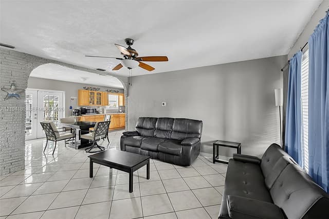 2440 Largo Dr, Miramar FL 33023 - Miramar, FL - Photo 4