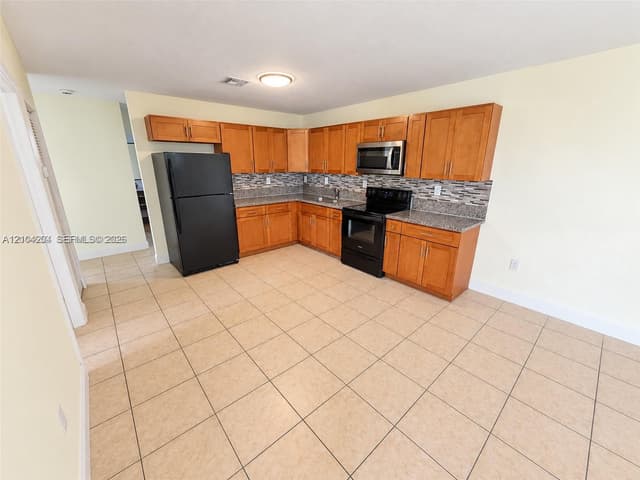 10530 SW 183rd St, Miami FL 33157 - Miami, FL - Photo 4