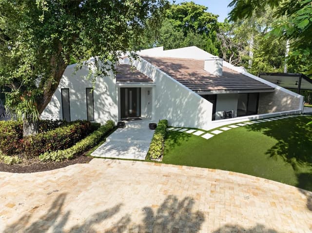7001 Robles St, Coral Gables FL 33143 - Coral Gables, FL - Photo 2