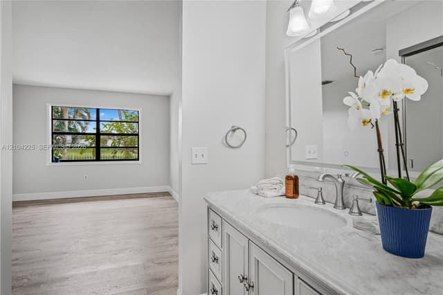 13740 Oak Ridge Dr, Davie FL 33325 - Davie, FL - Photo 6